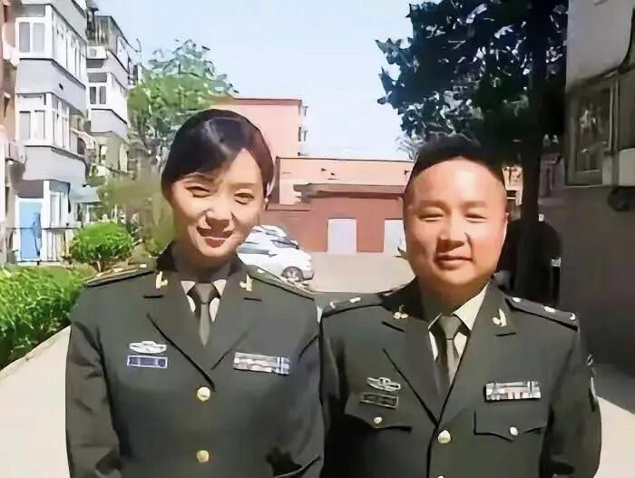 他们两位演员是典型的“戏红人不红”,都曾参演过经典的影视剧，但大多数只演了配角，