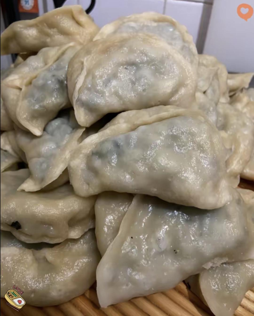 最近总听见同事抱怨晚上回家没热饭吃。就说我家婆婆吧，天天上班累到腿软，进屋准点看