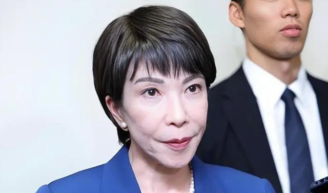 果然跟中国大陆提前意料到的一样，美国的两条“狗”开始行动了，短短48小时以内，台