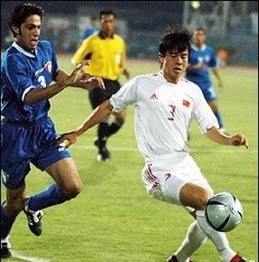 为什么拥有孙继海，李玮峰，郑智这些大牌球星的国足会无缘2006年世界杯呢？一个重