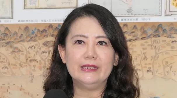 对于台湾省监察机构监委滥用公务车是否也要请辞，民进党团干事长吴思瑶今天受访说，监