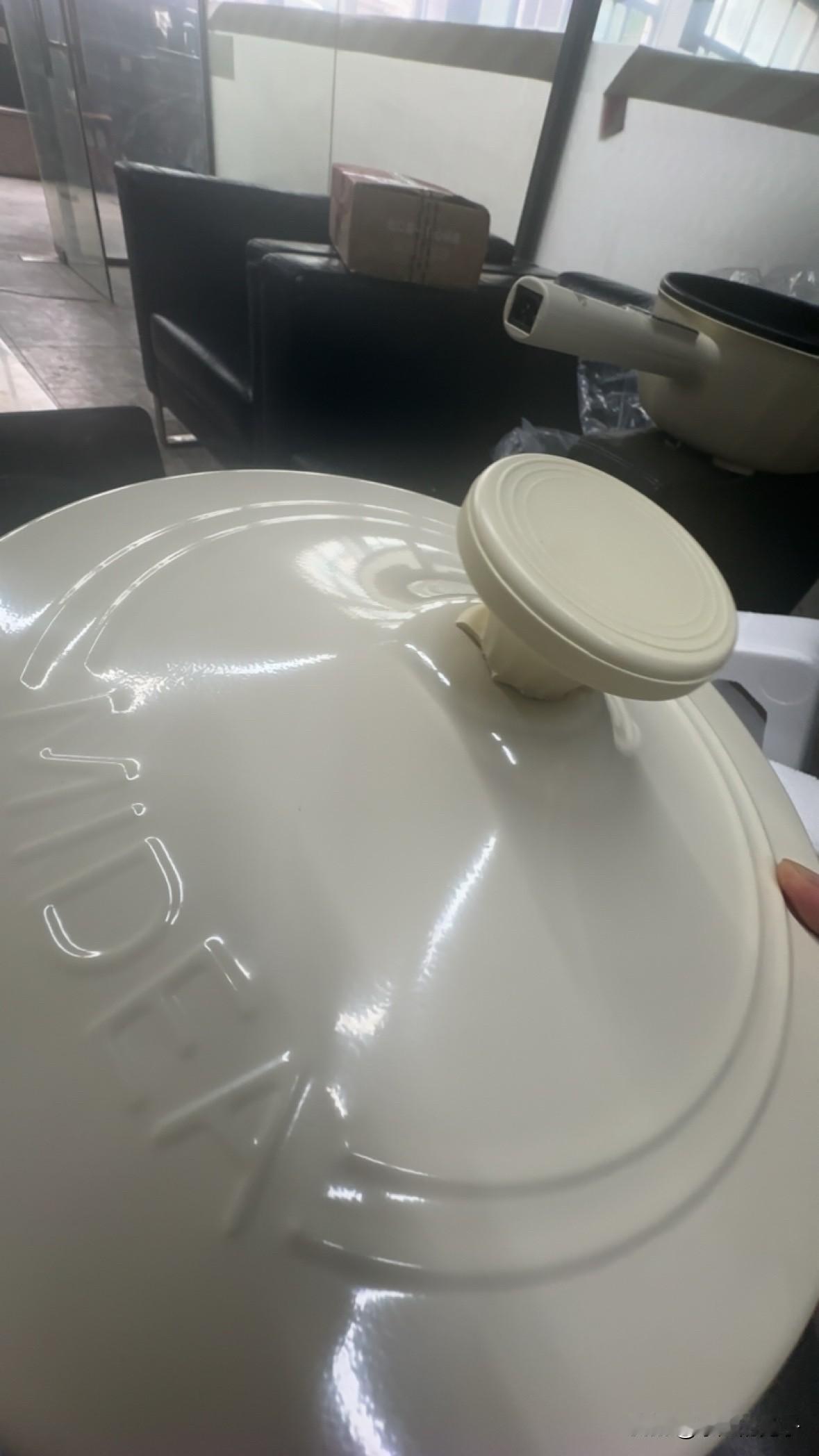 @美的集团美的快来看看你家客服是如何一步一步把客户逼疯的。我是美的的忠实客户