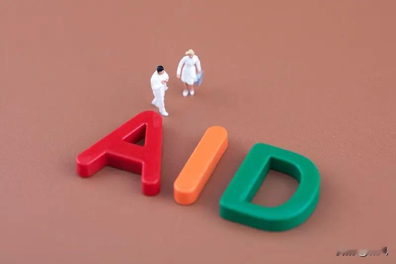 数据显示：我国老年艾滋病感染人数持续攀升，其中广东、浙江两省感染人数明显增加。为