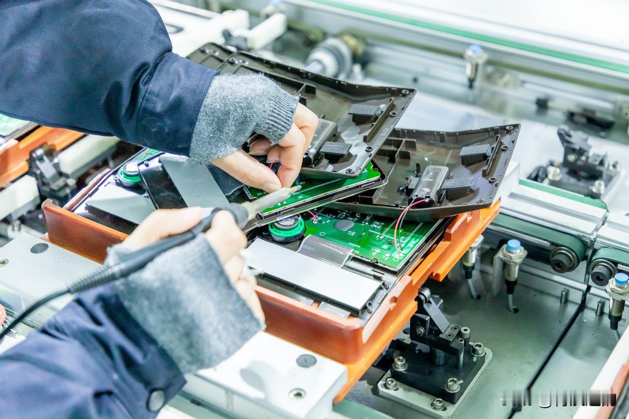 荷兰强抢安世后果已现，中企加速逃离荷兰，价值64亿资产打包出售很多人不知道