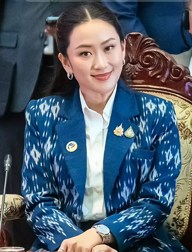 佩通坦这次能够“化险为夷”，她的父亲他信如今自身难保，她的丈夫皮塔卡在其中