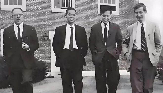 很多人不知道杨振宁82岁时的舆论是什么样的，用今天的话来说，他真是扛住了当时的一