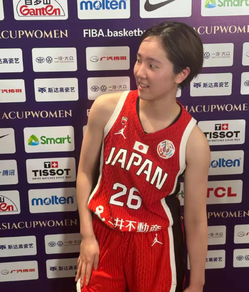 李缘与田中心，张子宇与田中心，谁厉害？李缘25岁，中生代球员。田中心，19岁