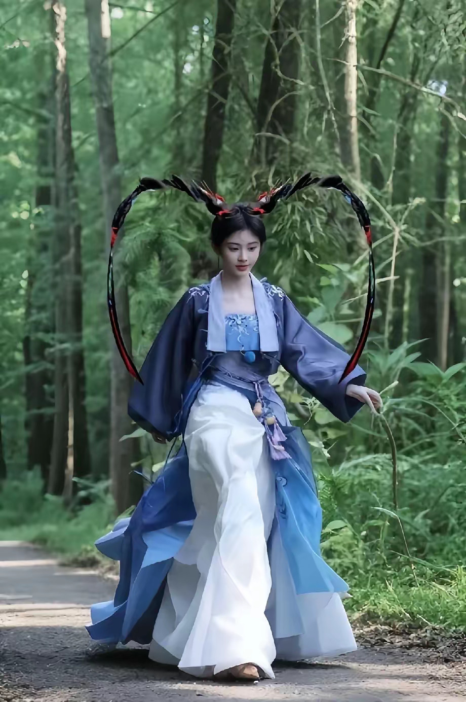 这是谁给鞠婧祎设计的头？像哪个小动物成精了…​​​