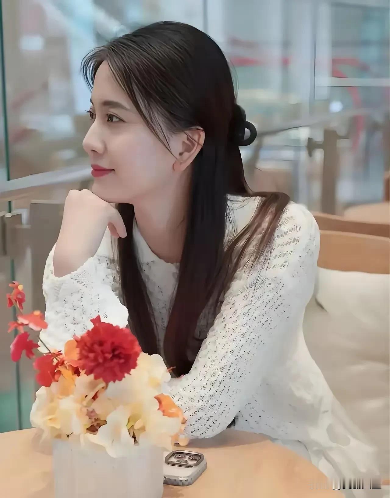 每只蝴蝶都曾蜷缩在蛹里舒展翅膀​颤抖着学习​敏感从来不能当缺陷定义​而是正