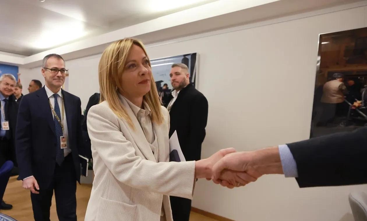 【奉承巴结】当地时间2026年1月23日，意大利总理梅洛尼在与德国总理梅尔茨会