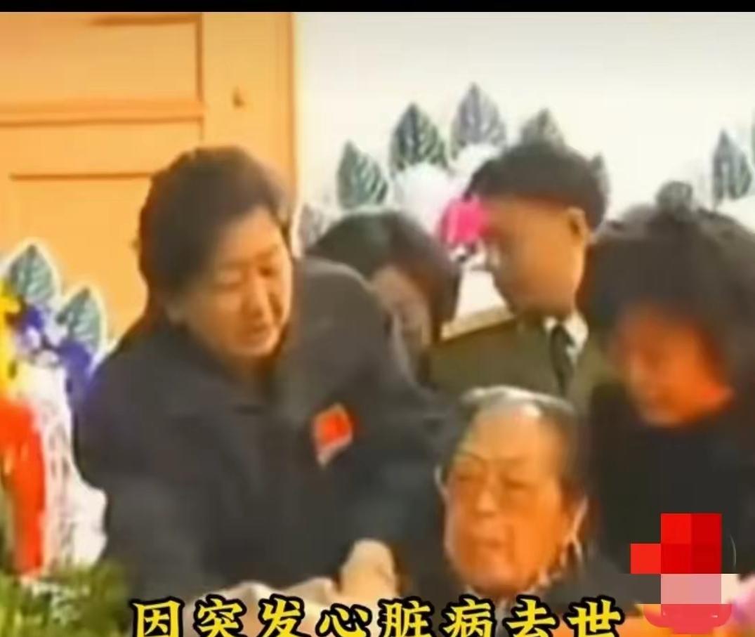 1963年，贺龙独子贺鹏飞没考上清华，找到父亲帮忙。谁知，贺龙竟然直接走进校园，