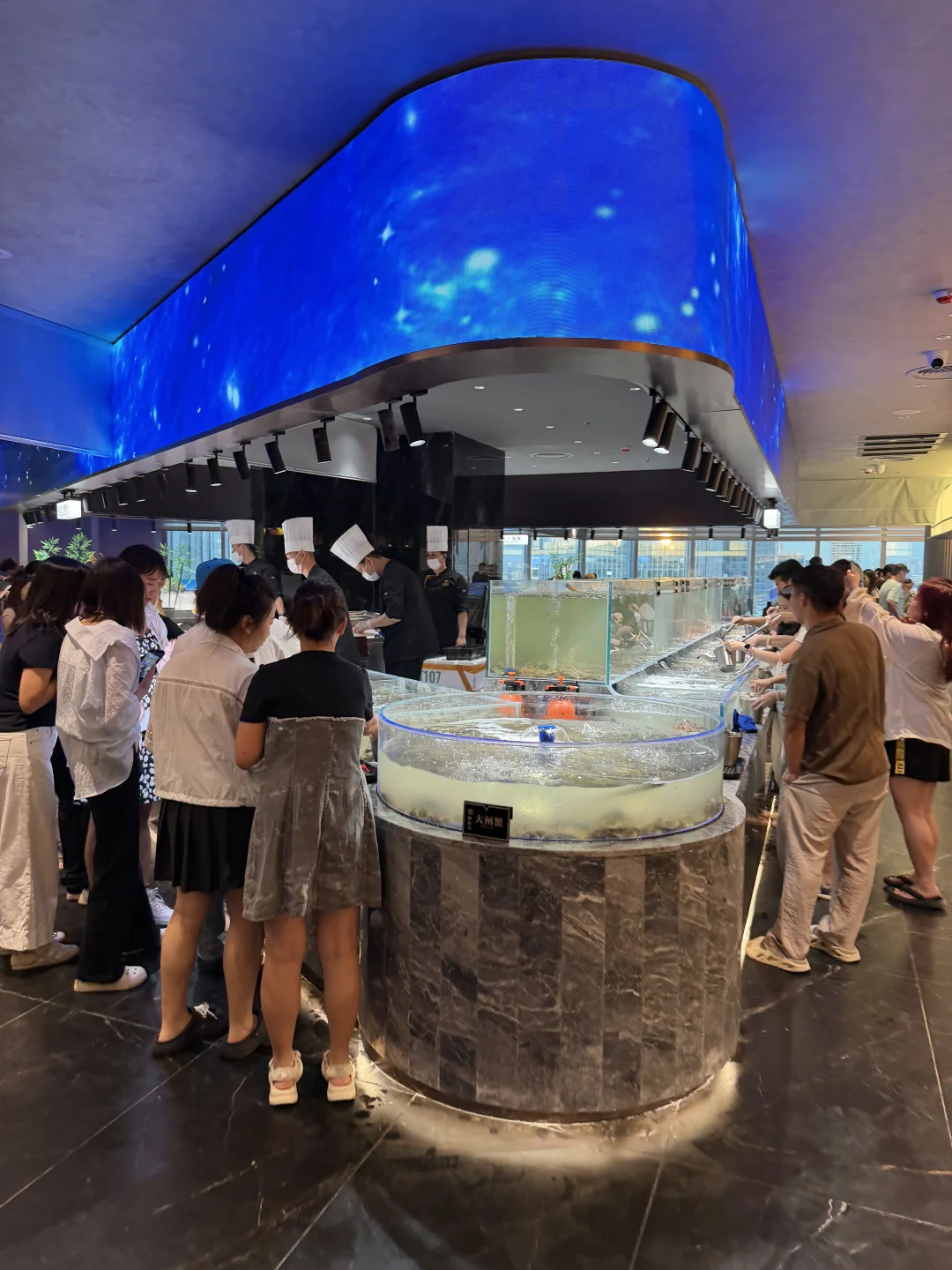 感觉是广州最旺的海鲜自助？？？