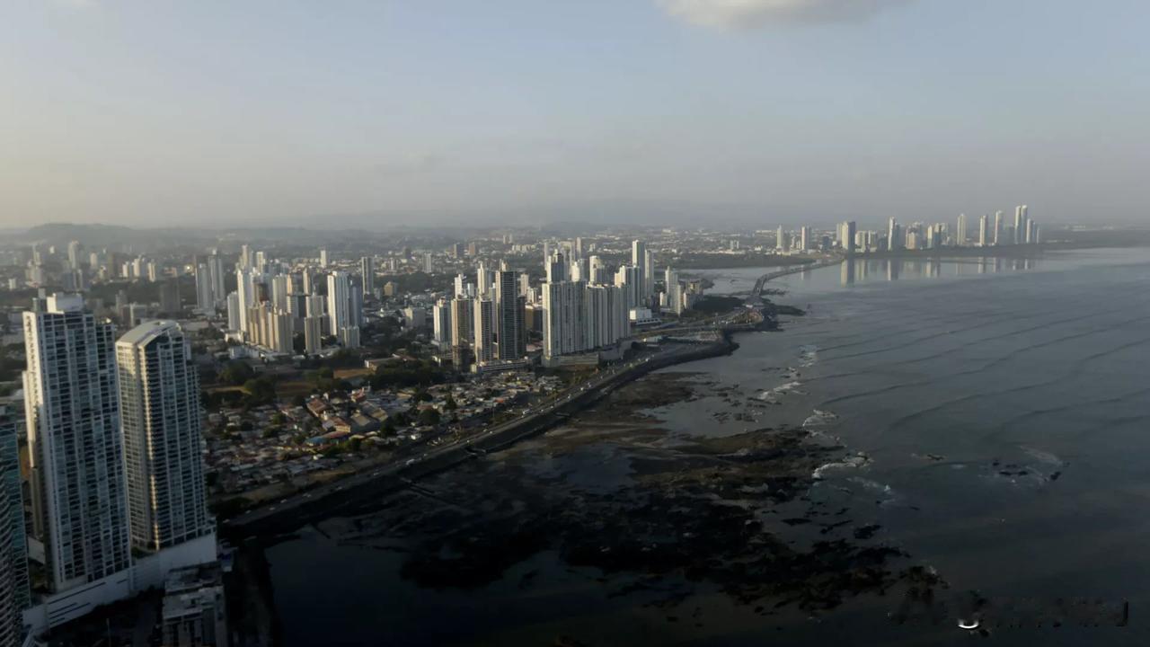 巴拿马总统：尽管法院已作出裁决，但巴拿马港口将继续正常运营巴拿马总统何塞·劳