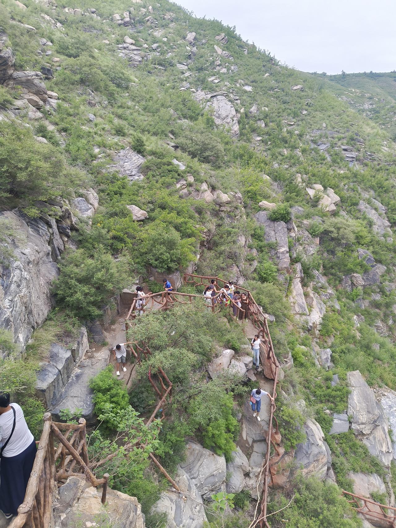 旅游,你会想去什么地方?祖国的大好河山都想去留个纪念，先从附近的景区游玩