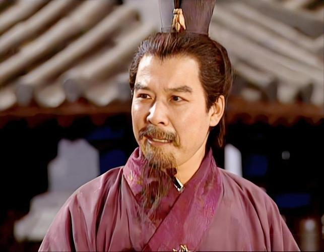 换了六个老大，刘备为何没人骂？！但凡读过三国的人，都知道吕布这个“三姓家奴”