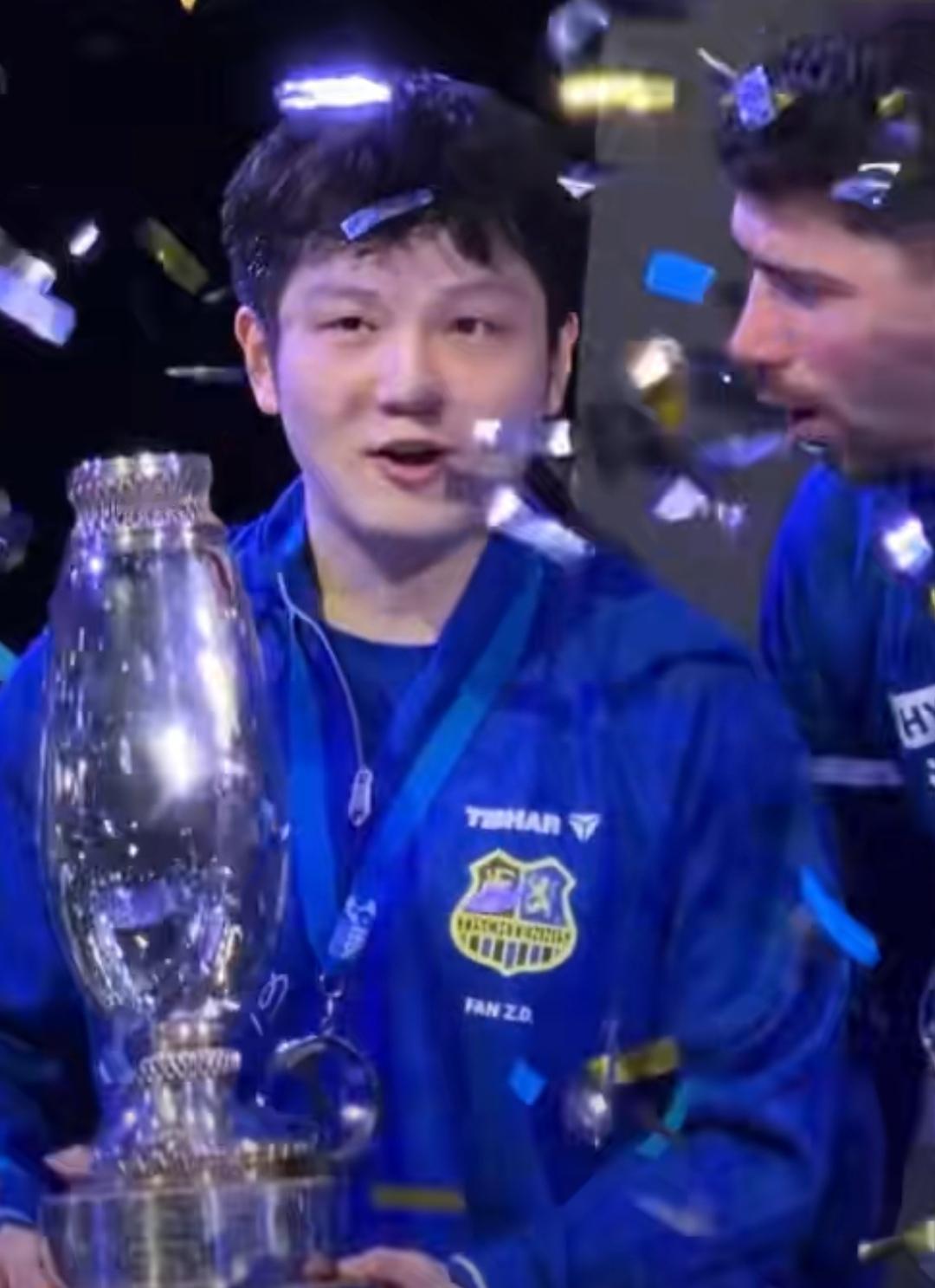 元月5日，德国杯乒乓球决赛结束，樊振东所属俱乐部勇夺冠军。樊振东在德国集宠爱于