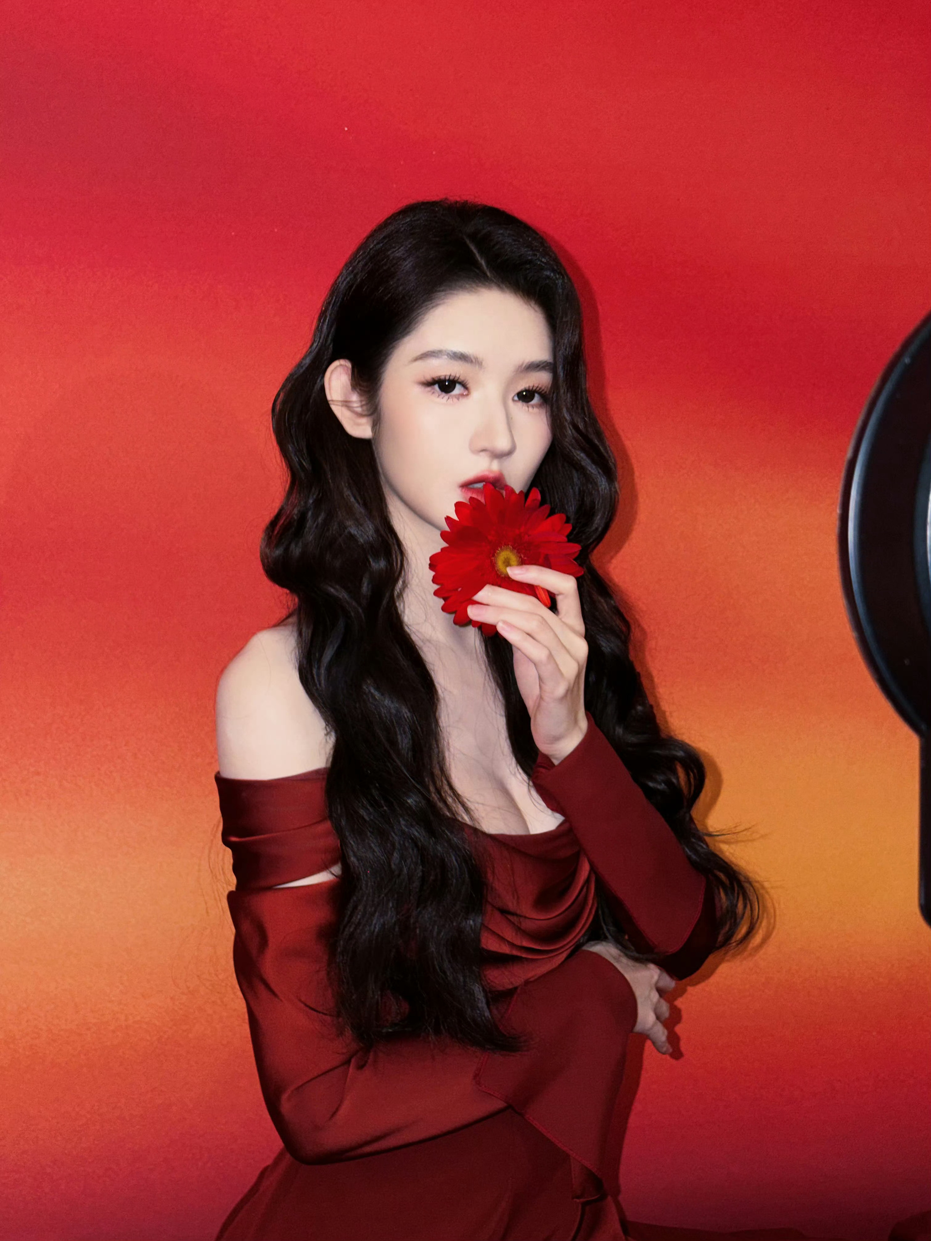 王玉雯红裙造型王玉雯解锁温柔的红裙王姐