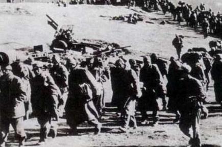 1962年，对印自卫反击战期间，毛主席正在听中印战争的战报，谁料，突然听到印度派