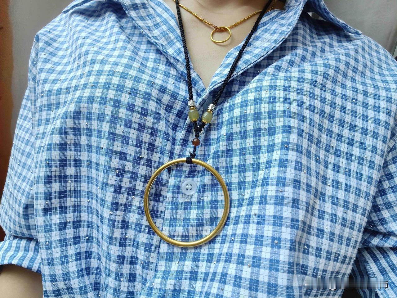 我老公居然叫我这样戴有没有人这样戴的呀我个人工作原因，不能戴在手上，因为会有