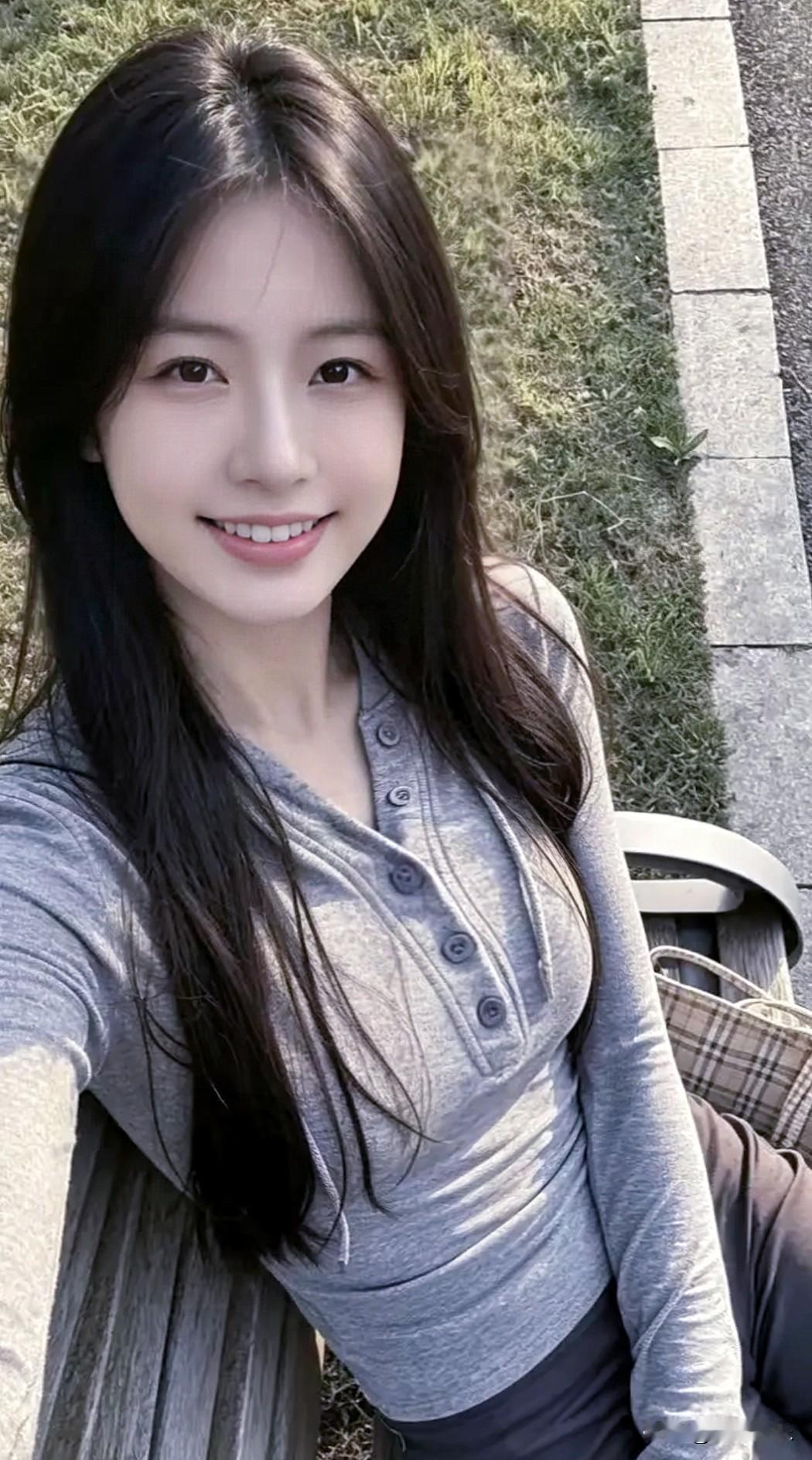 不必追赶时间，晒晒太阳，发发呆，普通日子也温柔得发亮🌿～美女的美丽瞬间分享自然