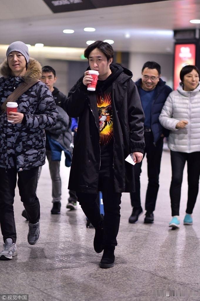 12月9日，贾士凯，一个送肯德基都要选在星期四的老板，人送外号，京圈佛子！他打