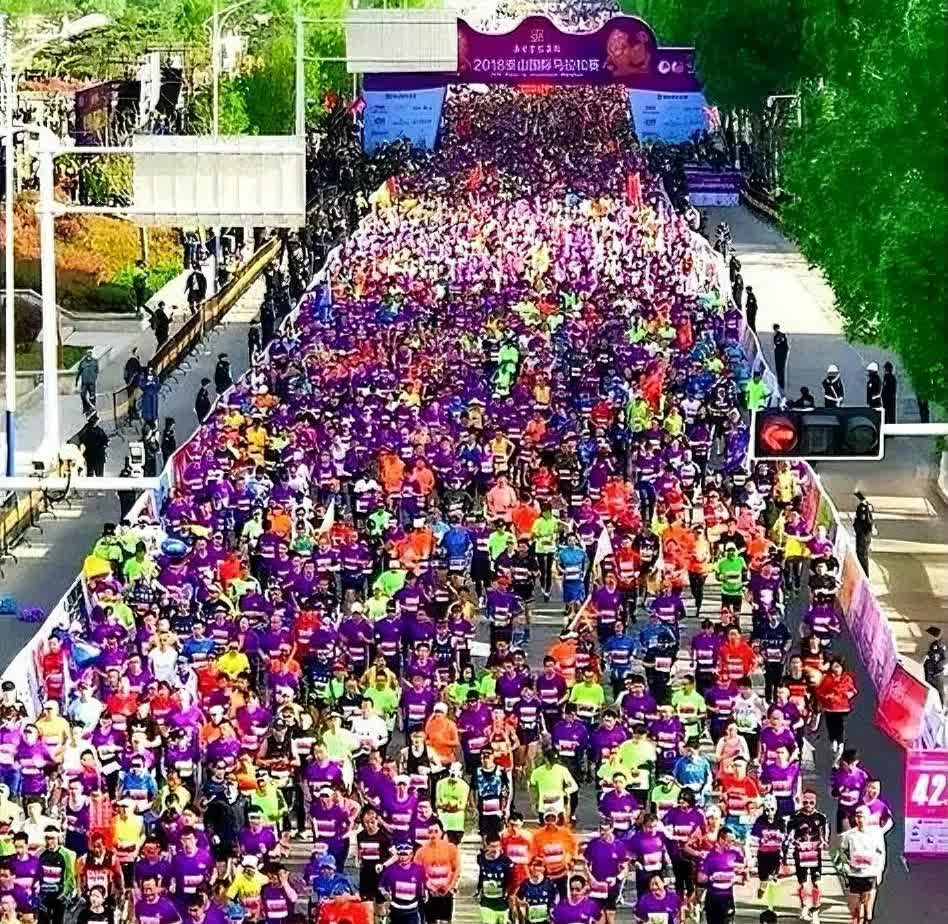 跑过十城，我只服乌鲁木齐。不是成绩，是厕所！42公里485座公厕