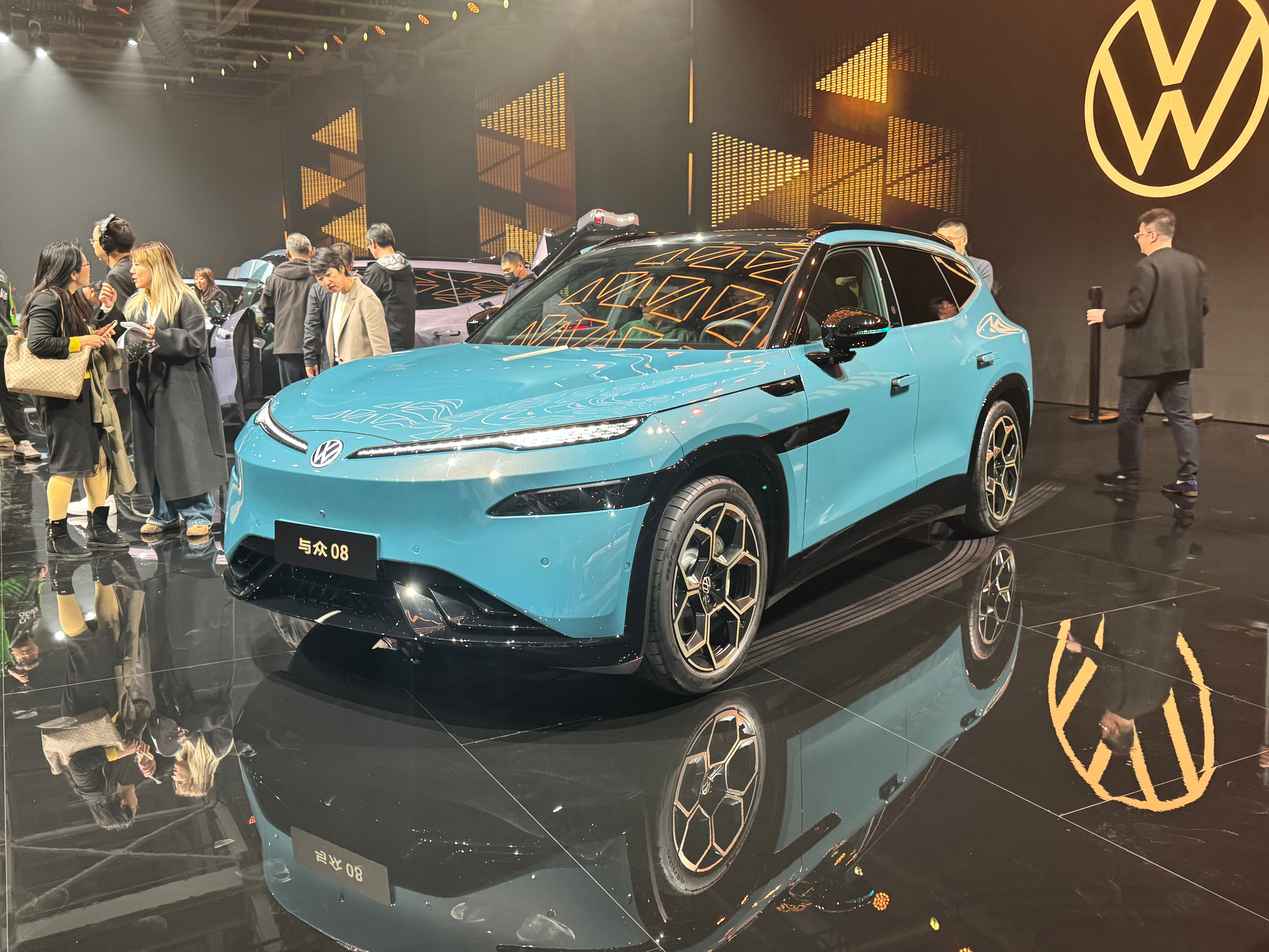 德系纯电SUV与众08，23.99-29.99万开启预售！全尺寸空间+高阶智能+