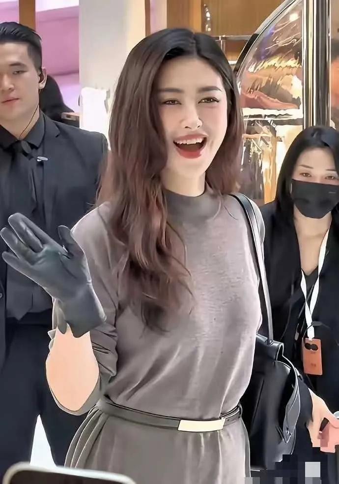 41岁朱珠状态封神！这哪是中年，明明是少女感天花板✨谁能想到这是41岁的朱