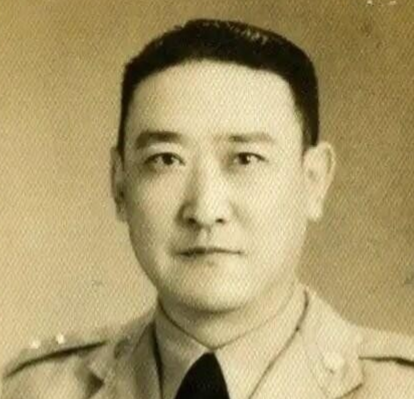 当年，新疆起义前，青马军长马呈祥带着数千两黄金逃离，张治中去电挽留，马呈祥说：“
