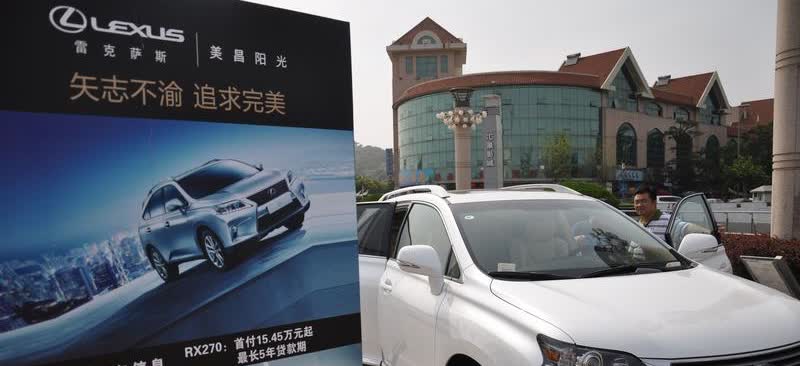 雷克萨斯RX350：豪华背后的争议雷克萨斯RX350一直是豪华车市场的热门车