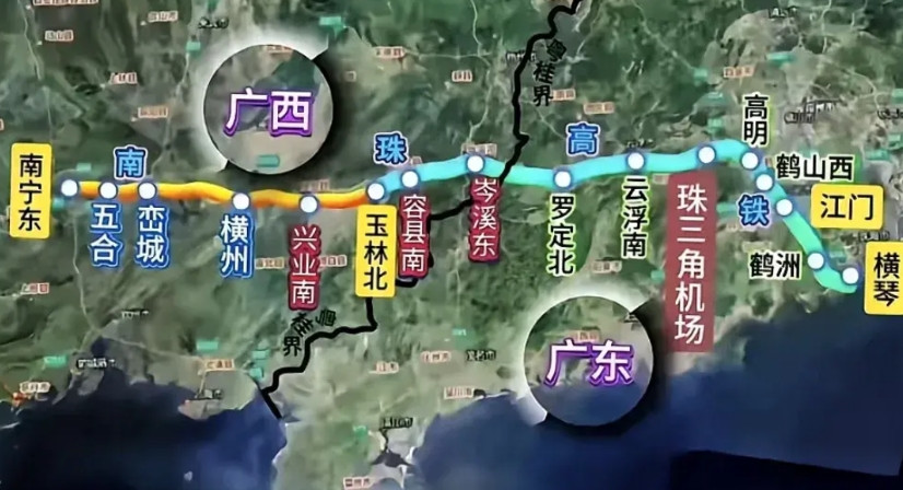 在建的南珠高铁，2028年全线开通。从南宁经玉林、岑溪、罗定、高明机场到珠海。待