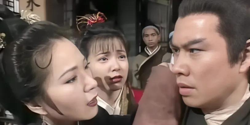 |网民都是自私的|很多网民赞美郭靖“侠之大者，为国为民”，笑容甜美，兴高采