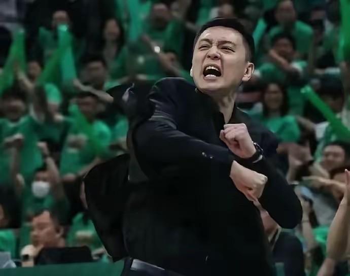 炒作和讨论弗格回辽篮的球迷和自媒体，我真是不知道你们怎么想的，难道就一点独立思考