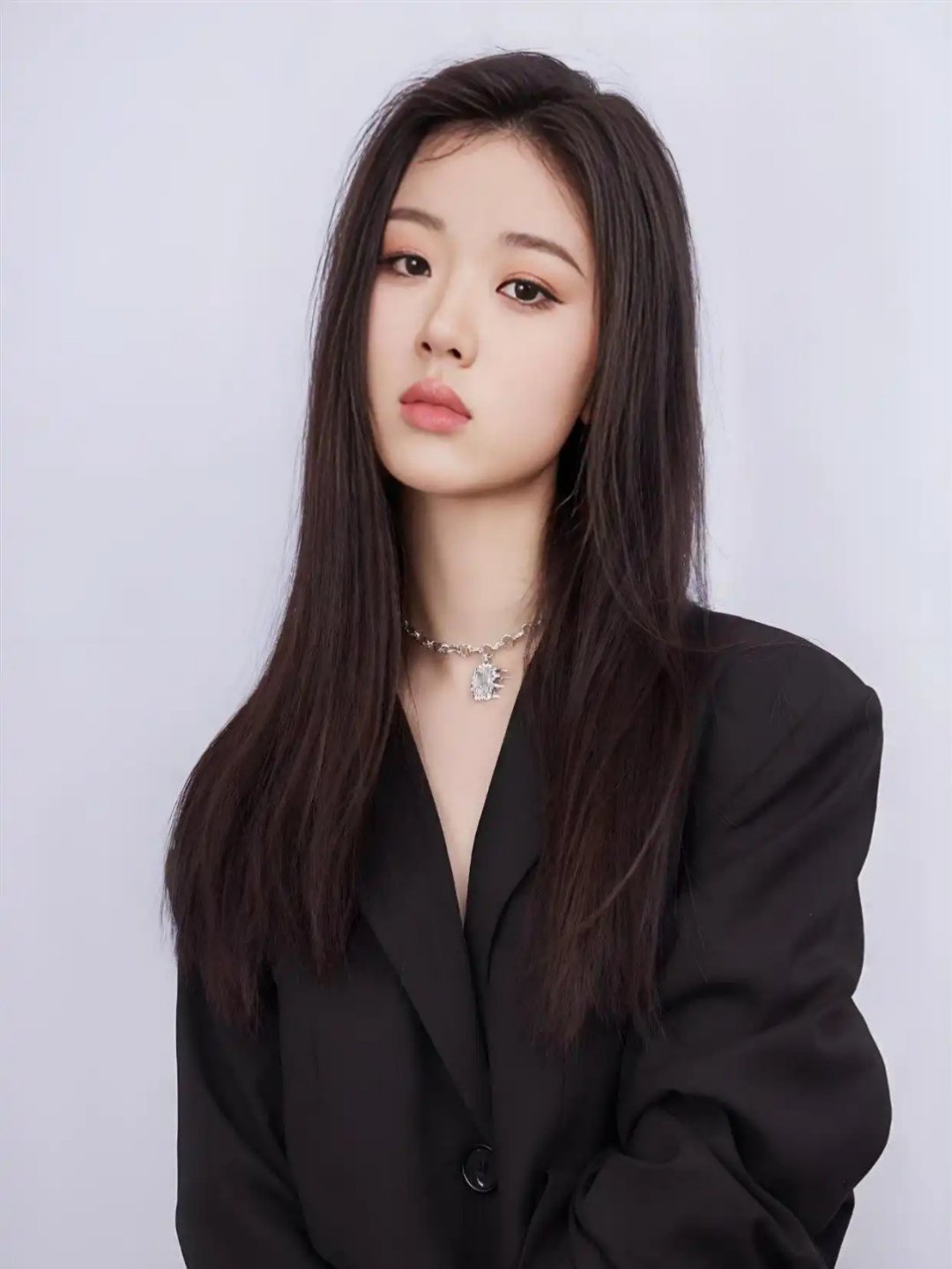 单依纯演唱会退票单依纯在深圳演唱会未经授权翻唱李荣浩歌曲《李白》，被公开指控侵