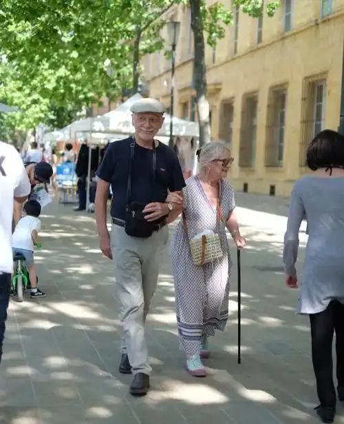 ☁为啥欧洲的老人很少卧病在床、浑身插满管子过完最后日子？有在德国待过的华人