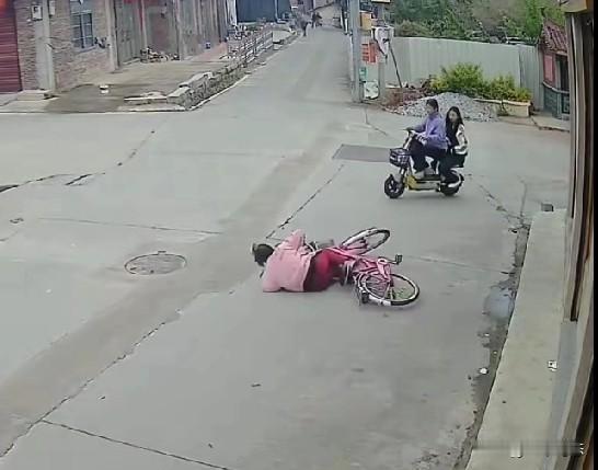 扶老人反赔22万？交警定责≠法院判赔！官方回应来了家人们，福建莆田这事儿最近