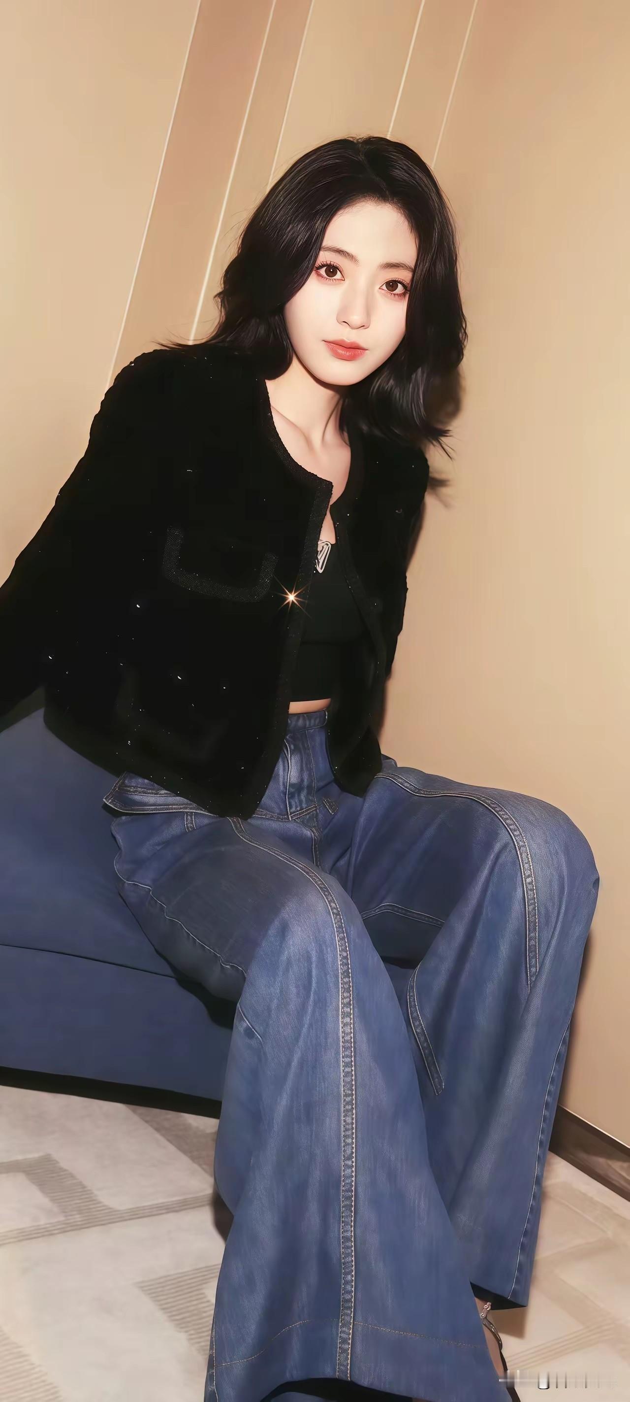 简单的人，不要在复杂的圈子里混，否则，弄乱的不仅是生活，还有原则和底线。