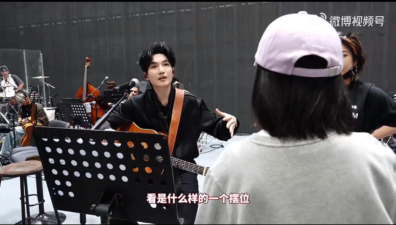 陈楚生每一个舞台背后都是用心。看了工作室发的“至少今天很快乐”演唱会vlog后