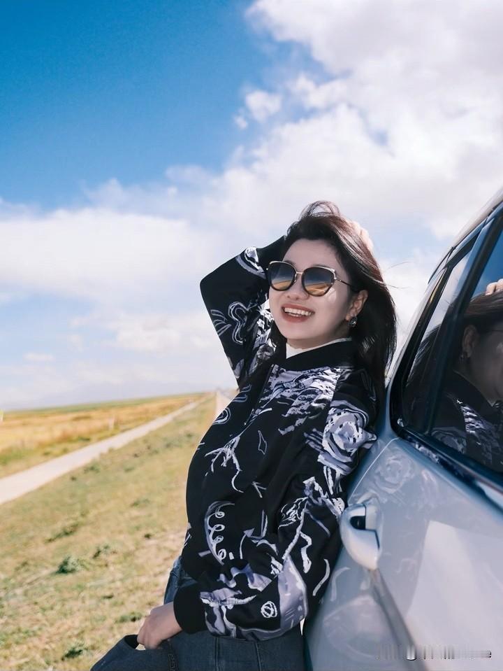 11月13日，《offer5》带教刘律更新旅行vlog。视频中的她阳光明媚，脸上