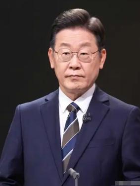 这次不光是朝鲜方面慌了，李在明比他们还慌，声称要把这件事情查个水落石出。 其