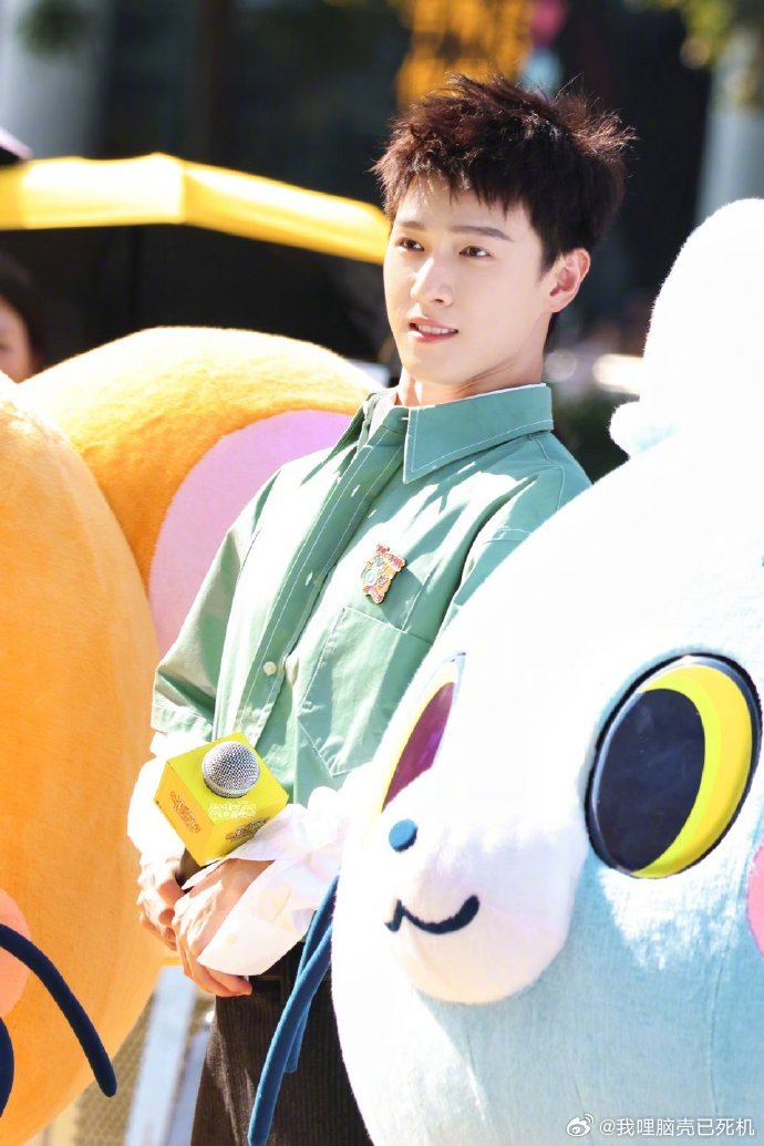 站姐团建发李昀锐百家站姐愚人节发李昀锐站姐团建发李昀锐，百家站姐愚人节发李昀锐