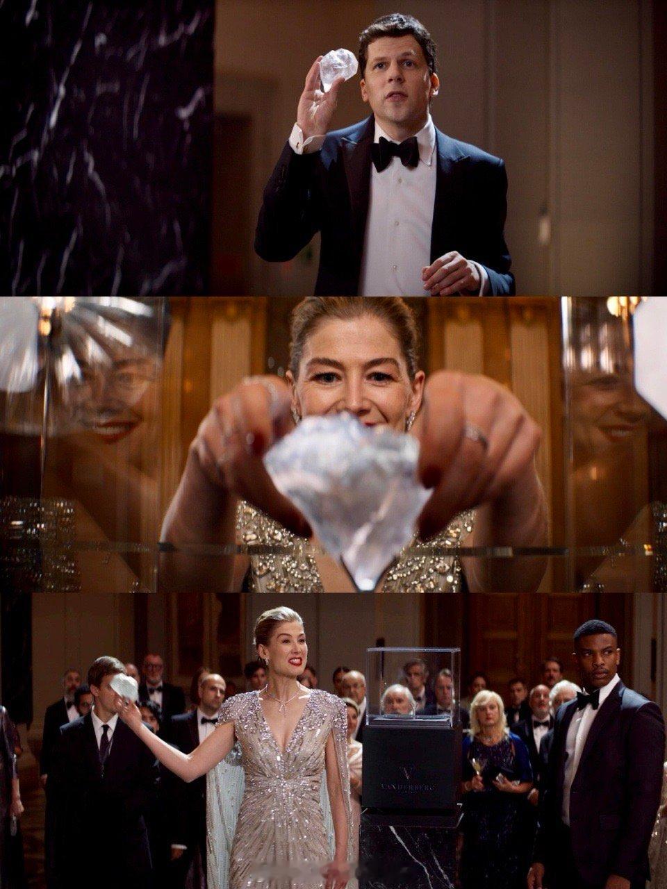 46岁裴淳华状态绝佳！《惊天魔盗团3》中她每个镜头都充满魅力，完美诠释了"白女抗