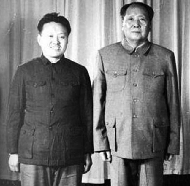 1956年5月31日，毛主席在吃完这道“紫苏武昌鱼”后，又连着游了三次长江，在6