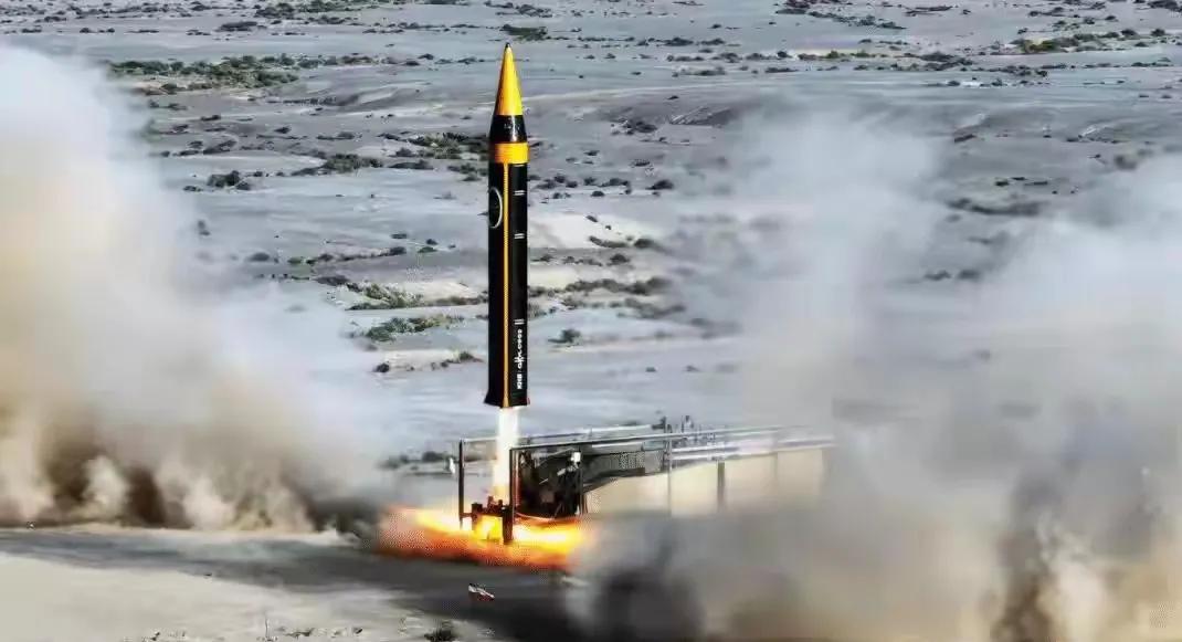 伊朗太强硬了，美国骑虎难下！伊朗称不会放弃铀浓缩，若美国发动军事打击，将把整个地