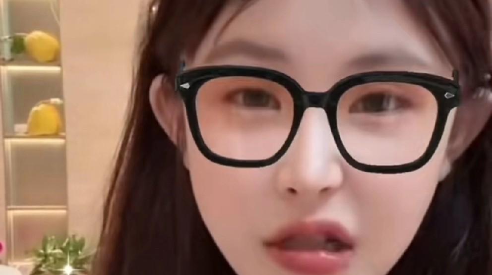猫妹妹为于朦胧感到可惜！我觉得事情不是那么简单！那么开朗