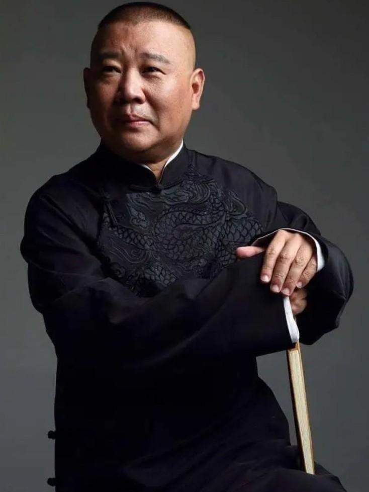 相声名家郑健炮轰德云社粉丝！昨天郑健直播时表示：根本没有人恨德云社，你们能拿出证