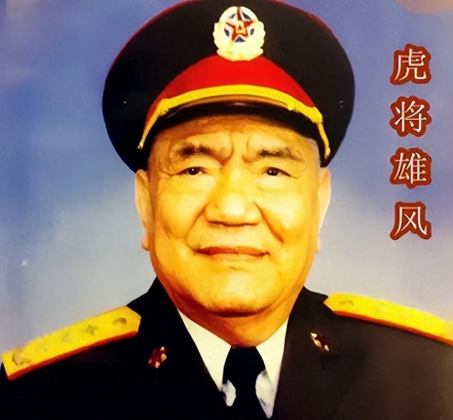 <em>尤太忠</em>来看望开国中将,发现家中困难,送来两只小兔子和小鹅