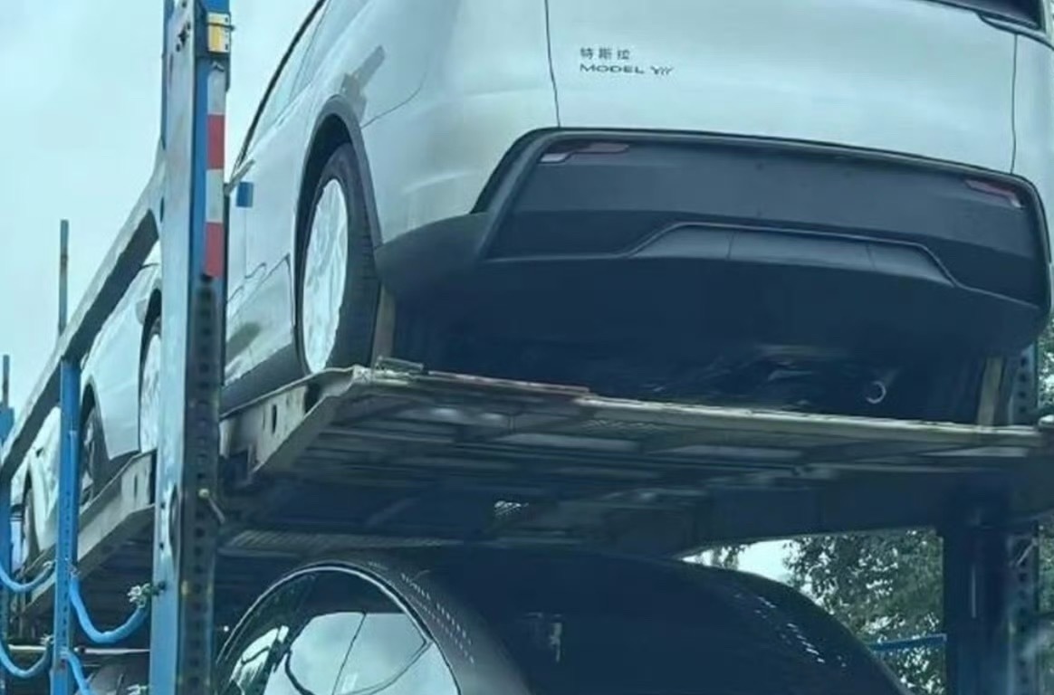 哟呵，看这是什么车？​​​