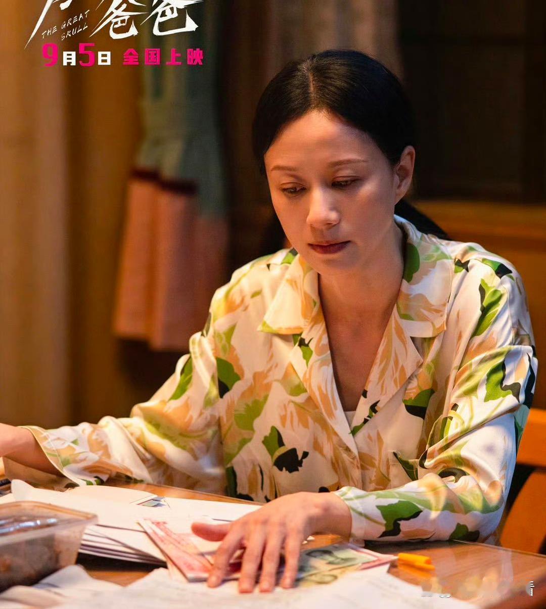 1.肖战解散粉丝后援会至今已经过去六年了，现在看来依旧没有重新组建的计划。2.姚