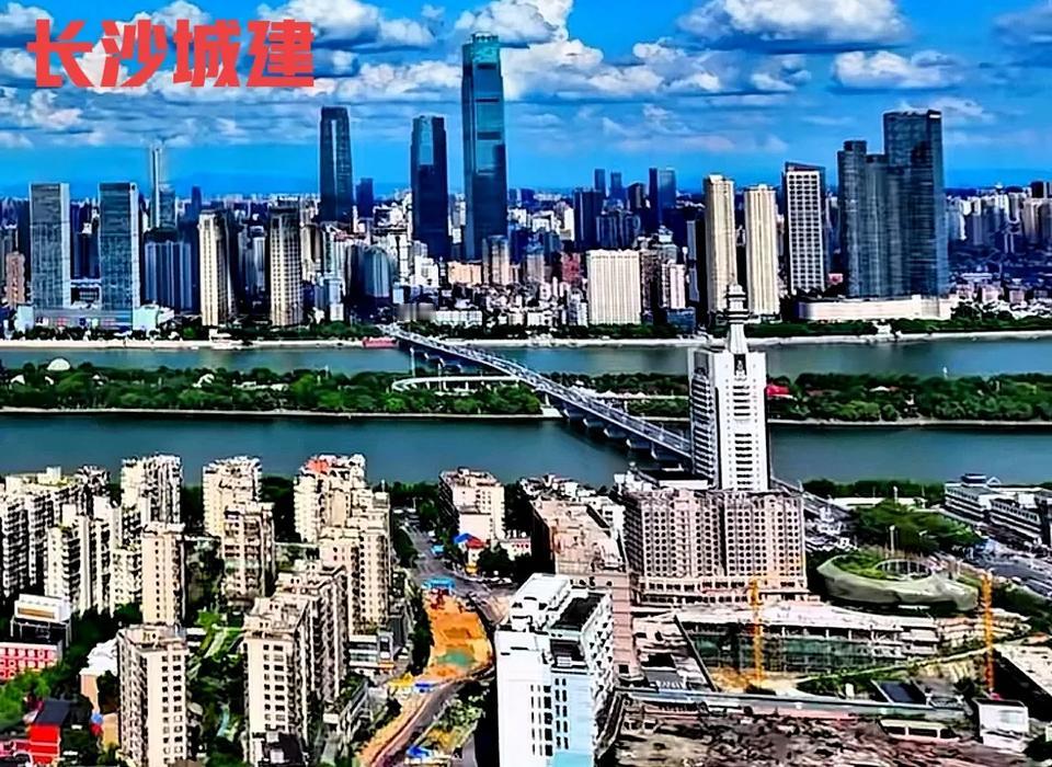说实话，长沙城市发展了这么多年，真的需要好好的学习一下香港的城市建设，当然了，建